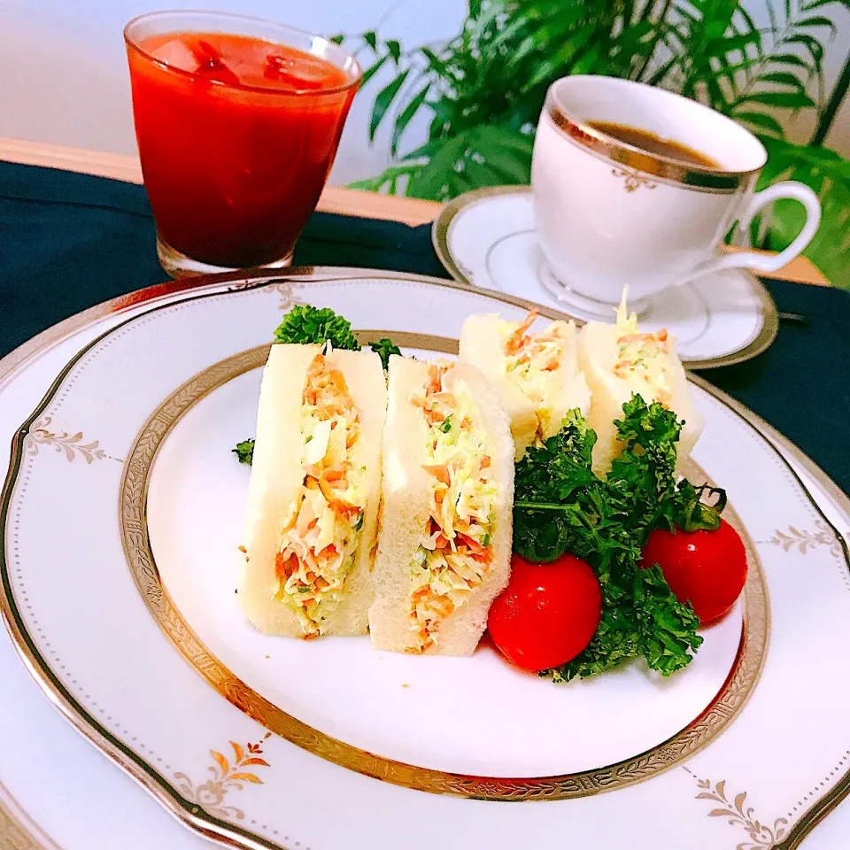 おはようございます。🖐  今週の始まりは🥪コールスローサンド　いただきま〜す。|Sの食卓さん