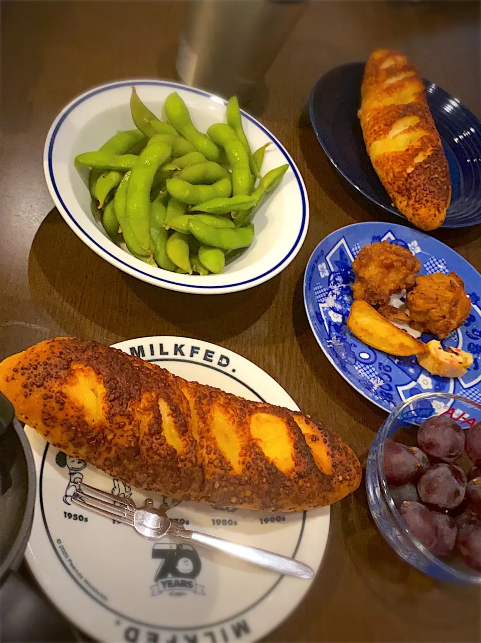 チーズブレッド🧀　鶏唐揚げ　卵焼き　フライドポテト　枝豆　巨峰🍇　コーヒー☕️|ch＊K*∀o(^^*)♪さん