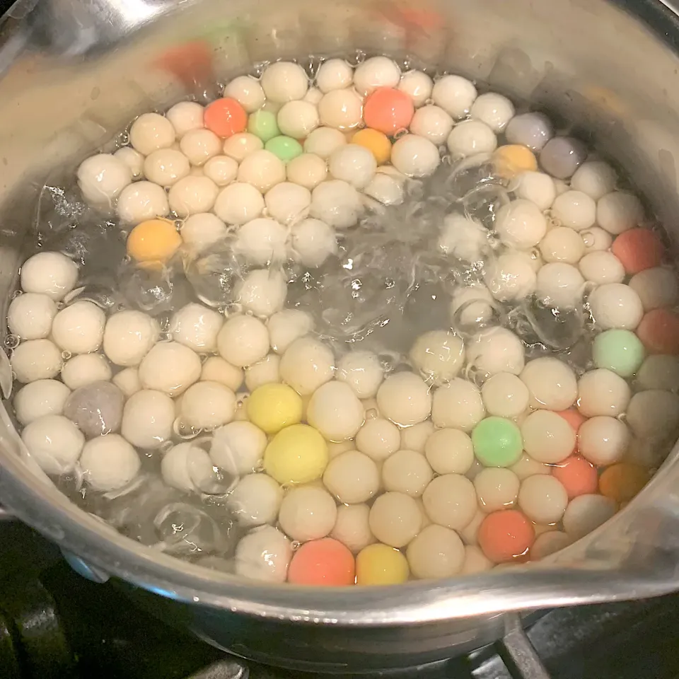 Snapdishの料理写真:Boiling my tapioca balls 🍡|🌺IAnneさん