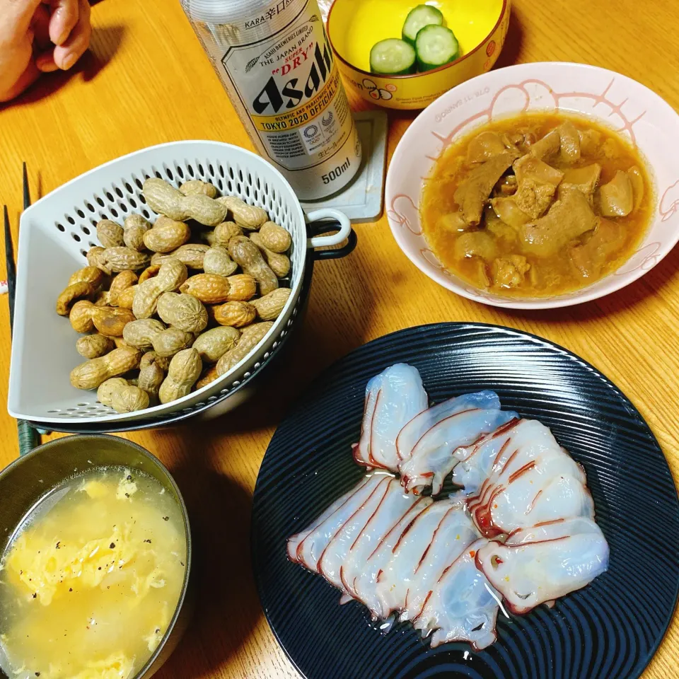 もつ煮込み
たこのカルパッチョ🐙
茹で落花生
ワンタンスープ
ぬか漬けはきゅうり🥒|naoさん