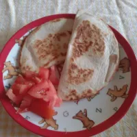 Cheese Quesadilla w/ tomatoe salad.|Luluさん