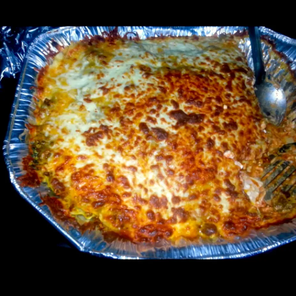 Home made Lasagne with Garlic bread|Cynthia Luzmilda Bicycleさん