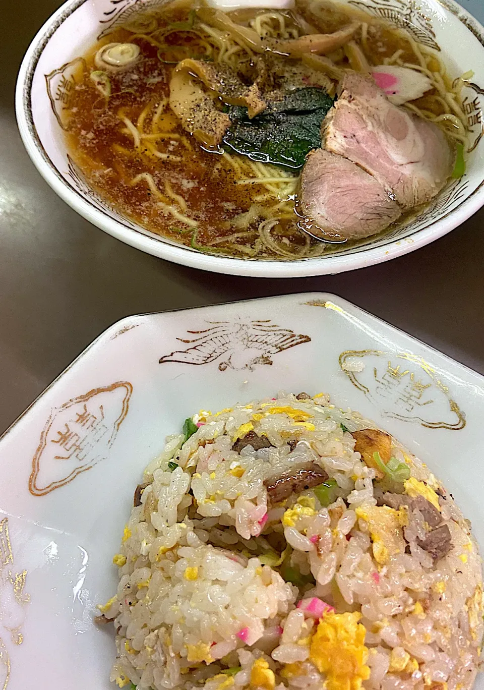 Snapdishの料理写真:#町中華　半チャンラーメン|須佐 浩幸さん