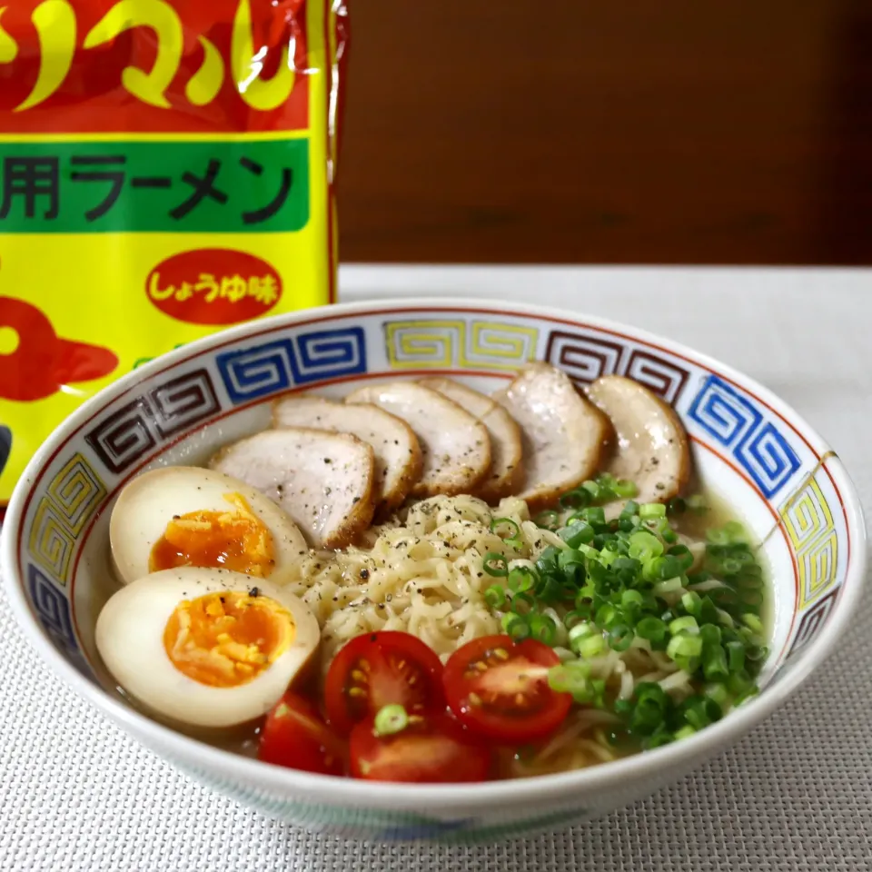 サソリさんの料理だけどキリマル家庭用ラーメン🍜しょうゆ味❗️ (,,•﹏•,,)✨|かおるさん