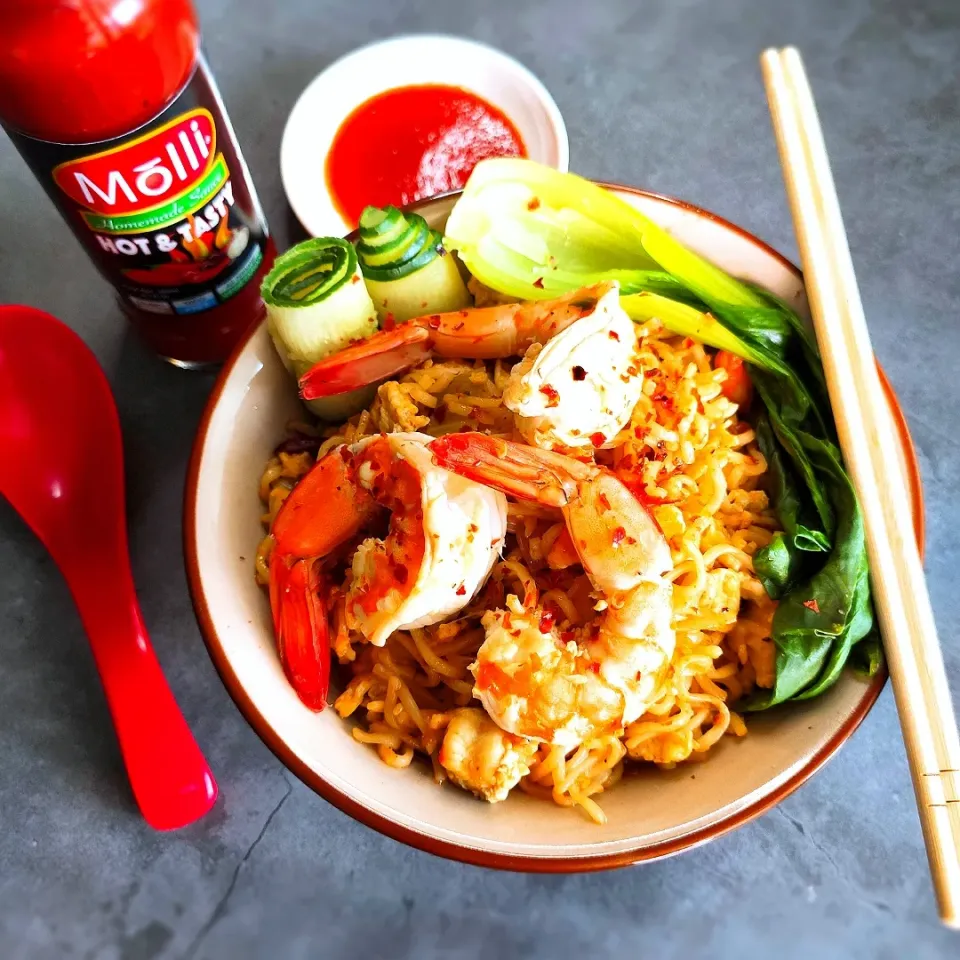 Instant Tom yam noodles with prawns|Jorge Bernal Márquezさん