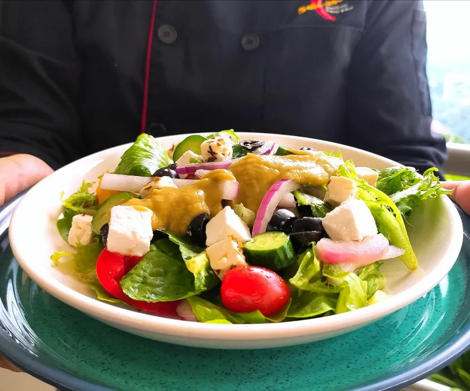 Greek Salad with avocado sauce|Jorge Bernal Márquezさん