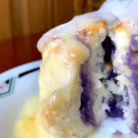 Snapdishの料理写真:Ube macapuno roll|Annieさん