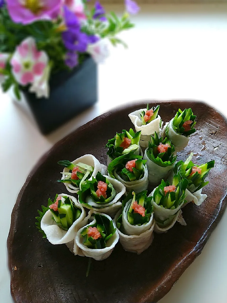 Snapdishの料理写真:とまと🍅さんの料理 まめころさんの料理 冷しゃぶ梅きゅうり|まめころさん