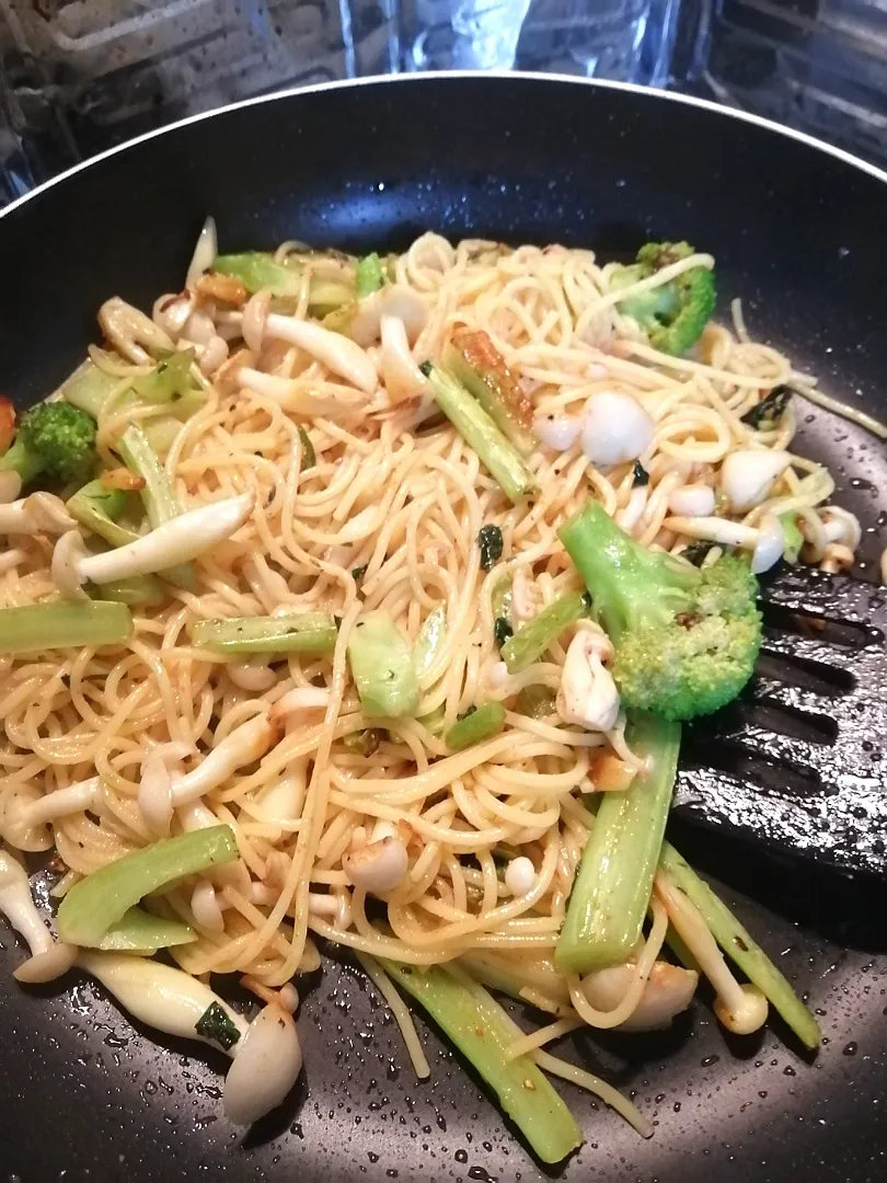 ブロッコリー🥦とキノコ🍄の明太スパ♥|グッチャンさん