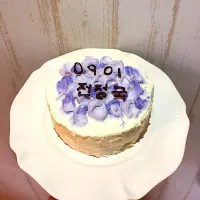 Snapdishの料理写真:娘が作ったデコレーションケーキ|しぃずぅさん