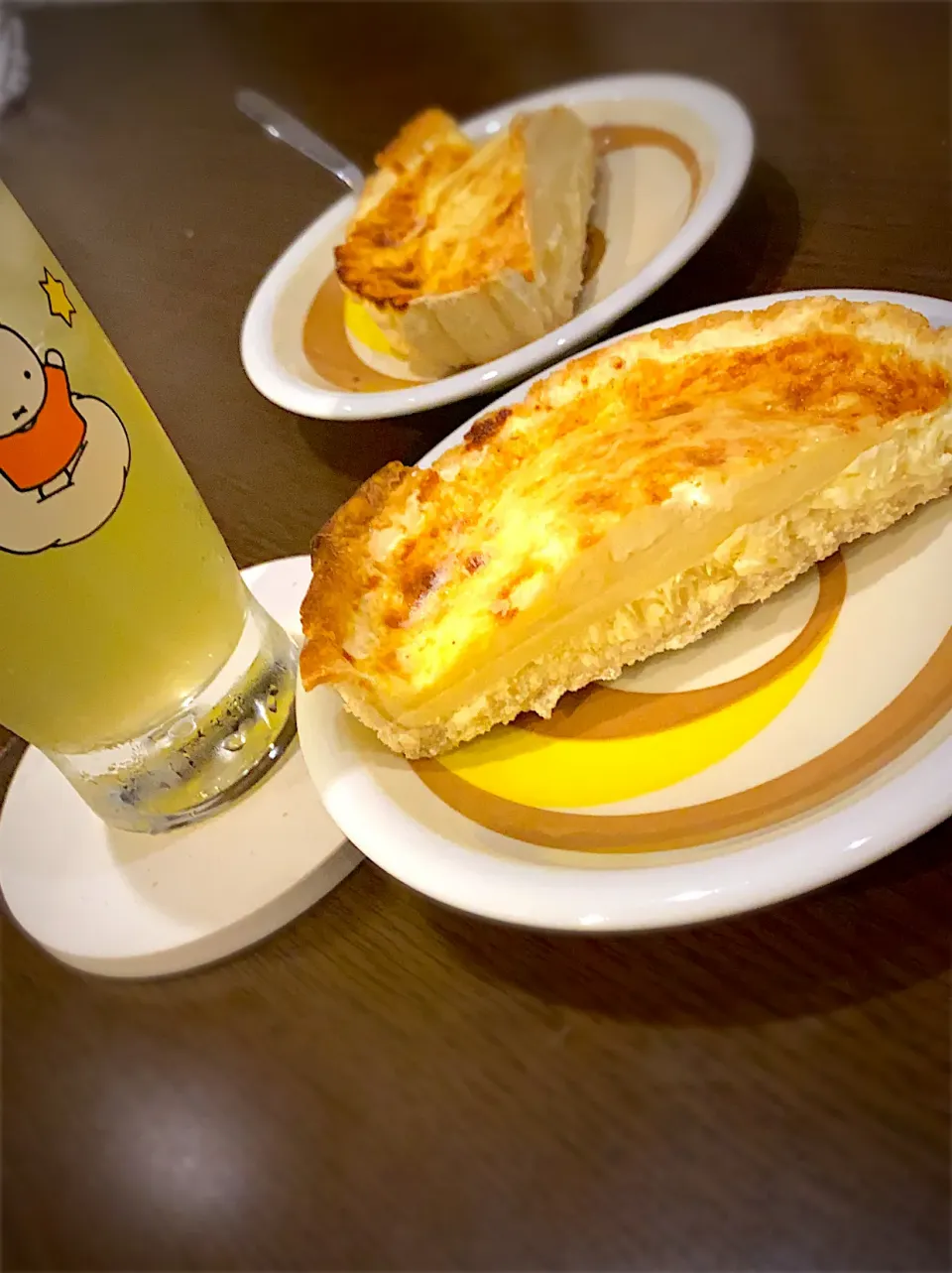 タルト・オ・フロマージュ🥧　蜂蜜がけ🍯　レモングリーンティー🍋🍹|ch＊K*∀o(^^*)♪さん