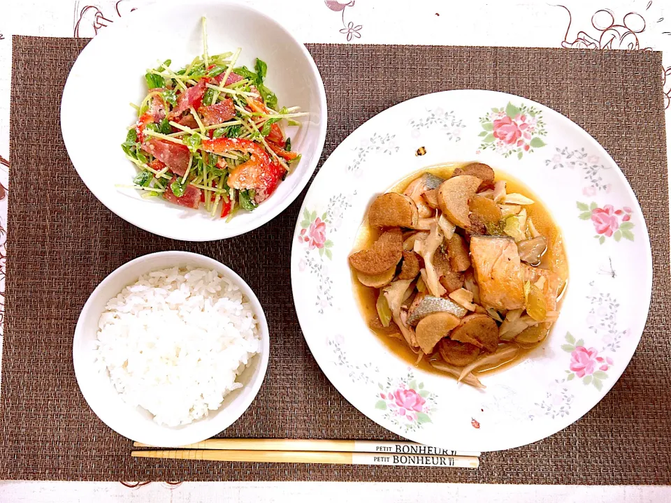 鮭と長芋のバターポン酢蒸し&豆苗とパプリカの粉チーズサラダ♪|kanaさん