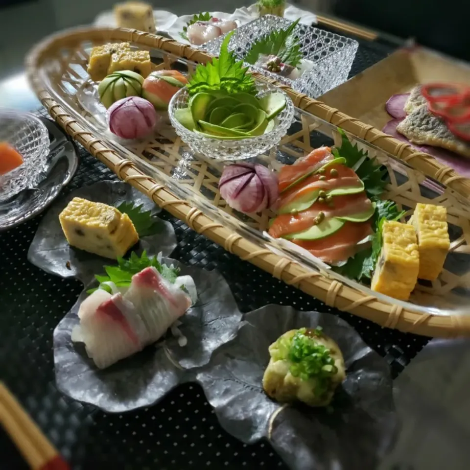 アボガドン🥑丼野菜の手鞠寿司|🌿あかしろみどり🌿さん