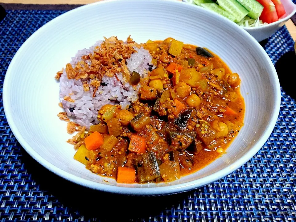 挽き肉・ひよこ豆・野菜のスパイスカレー|梟姉さんさん