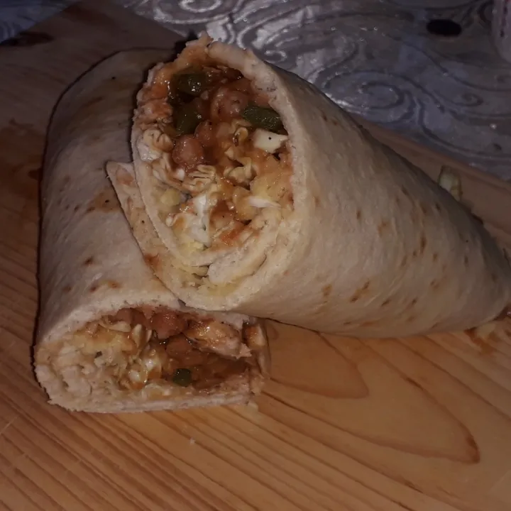 burrito  time yum|Daniel Mohanさん