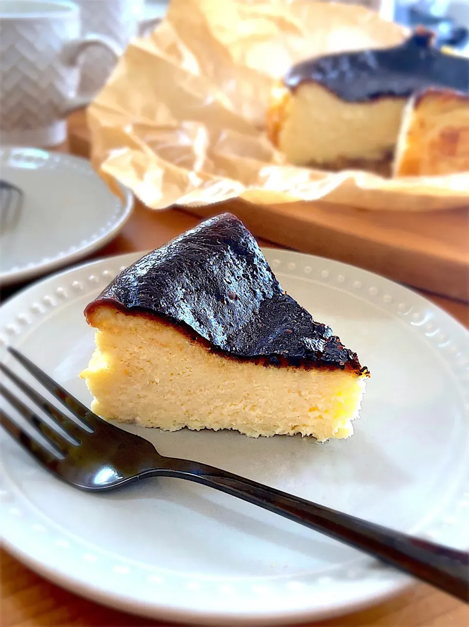 真っ黒いバスクチーズケーキが食べたくて🧀😆またまた混ぜるだけの簡単スィーツ😋…しか作れません😆💦|Naoさん