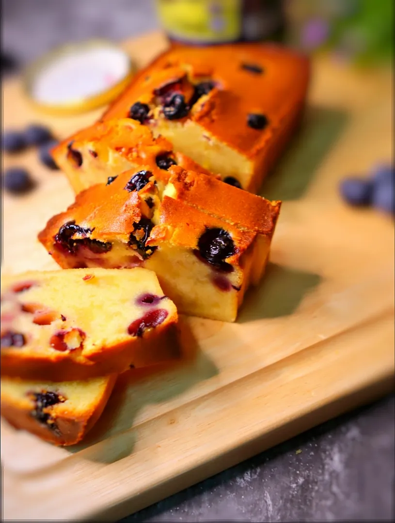 Snapdishの料理写真:Tushin's dish Tushin's dish tushin's dish Blueberry pound cake

subscribe me on my youtube channel 
'Frypan by Tushin'
to get more recipes ❤
https://www.youtube.com/channel/UCw0jrs0wbdUKZNUwXgFg7yQ|Tushinさん