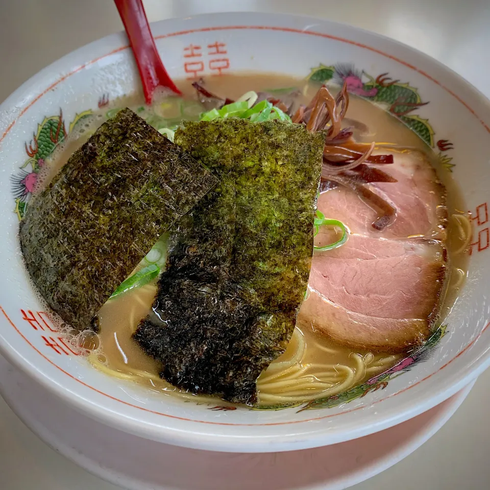 Snapdishの料理写真:メロディー（九州とんこつラーメン）|masaumeさん