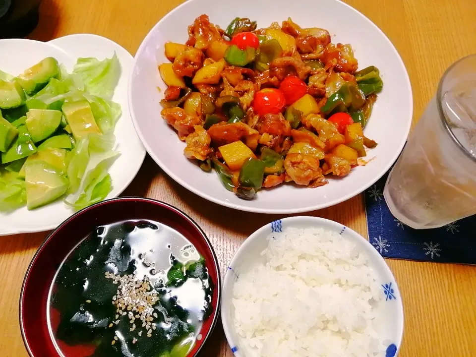 豚こまと夏野菜の酢豚
アボカドサラダ わかめスープ|いちみさん