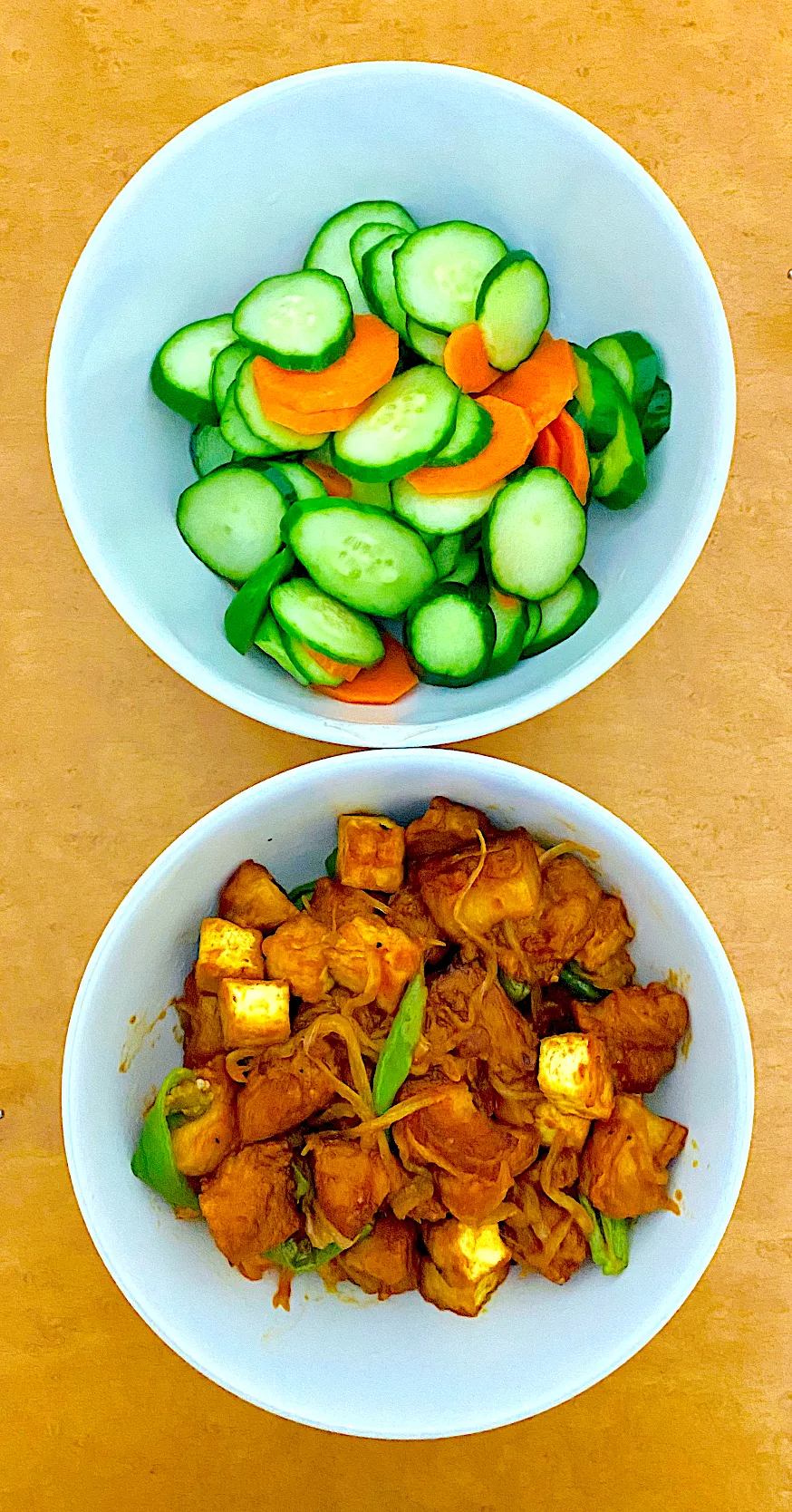 Cucumber + carrot pickles and karage + tofu in tomato sauces; my dinner menu’s|MI 「いどりす」さん