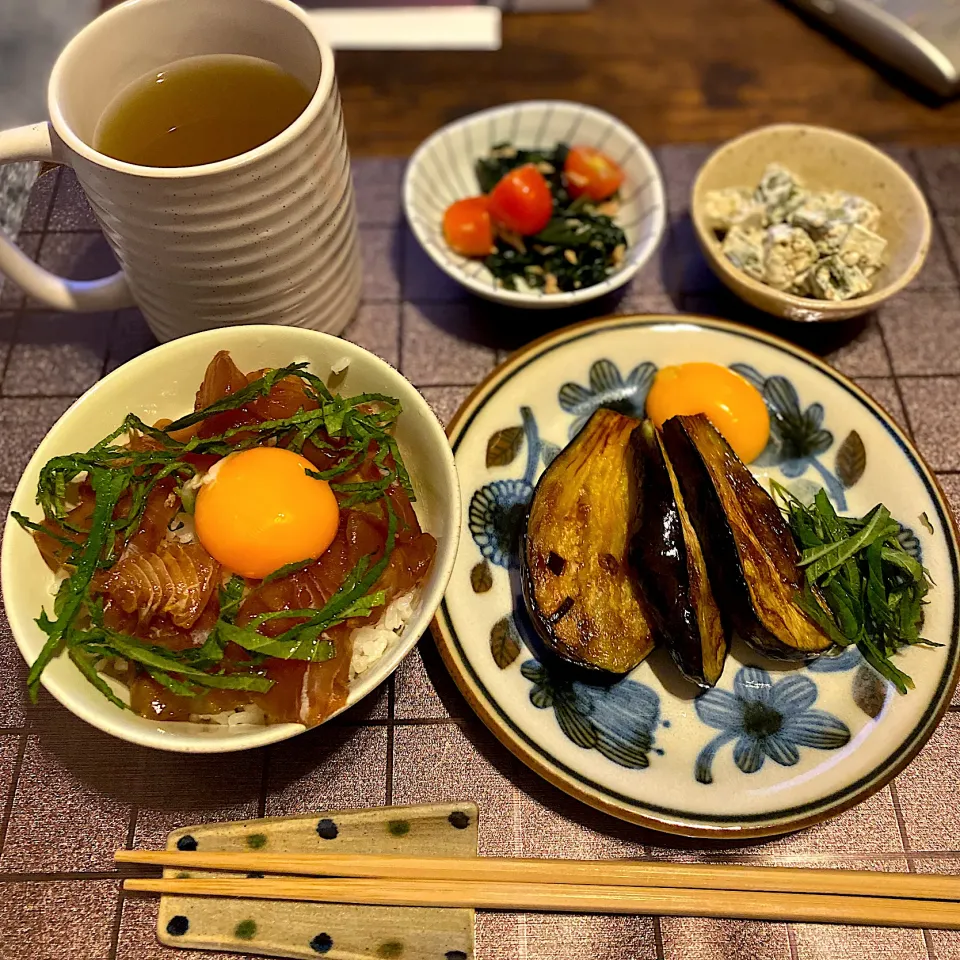 マグロ丼、茄子の甘辛|なつこさん