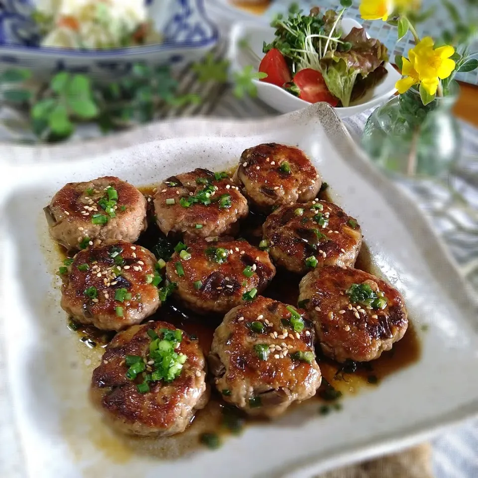 Snapdishの料理写真:からあげビールさんの料理 簡単激ウマ♪茄子たっぷり!カレー照り焼き豚つくね|とまと🍅さん