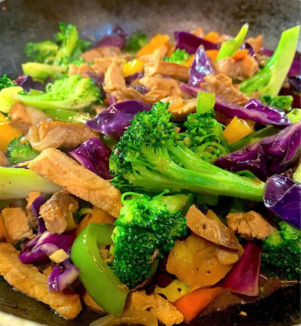 Snapdishの料理写真:Mix Broccoli 🥦 Stir Fry 🍽|Alma's Home Kitchenさん