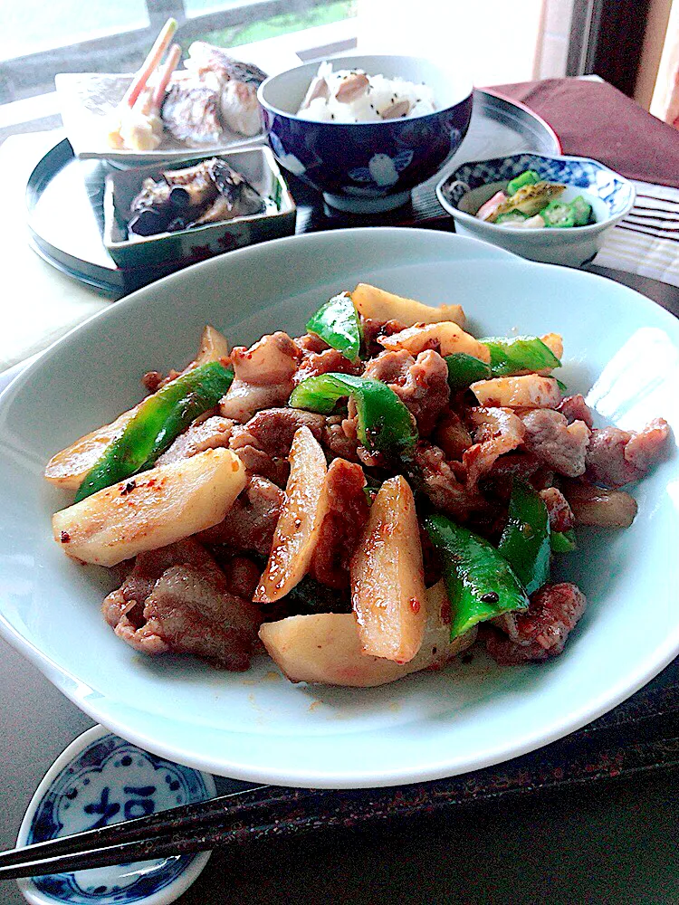 ぶりさんさんの料理 芋とピーマンの青椒肉絲風|とんちんさん