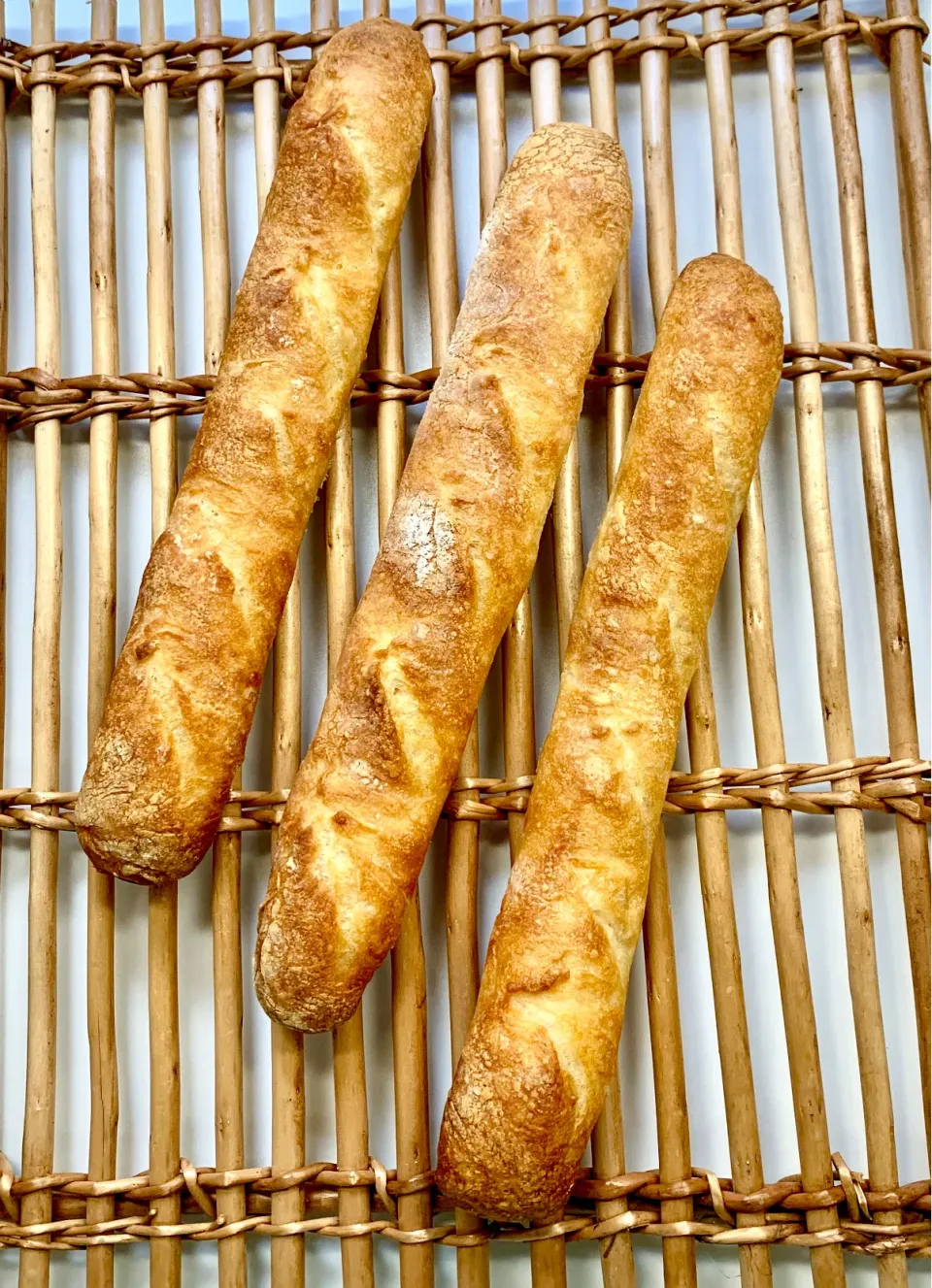 フランスパン用天板で焼いたバゲット🥖|ROSE & ROSEさん