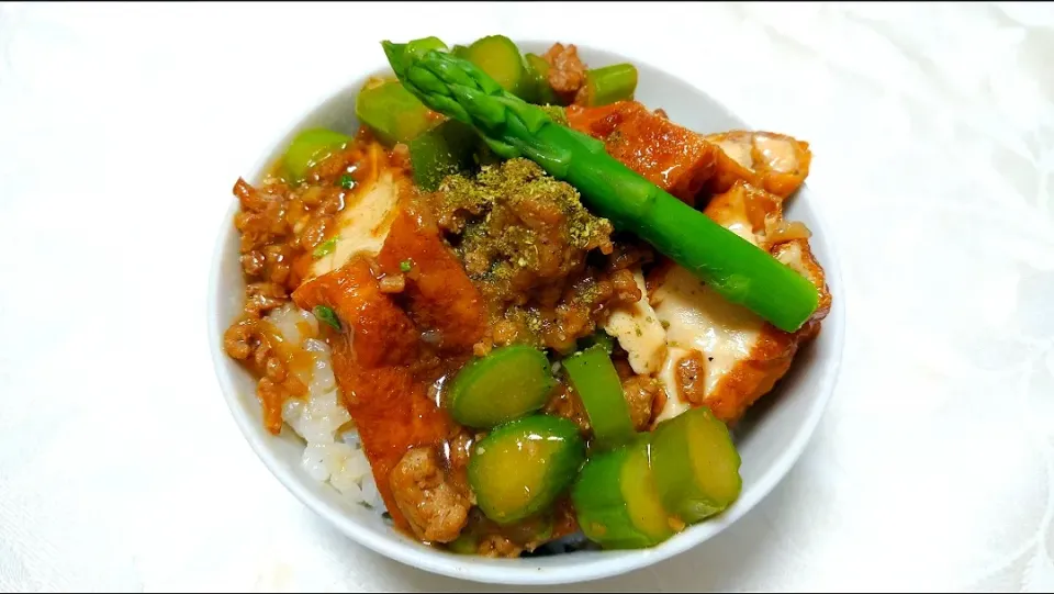 厚揚げとひき肉の煮物をリメイク丼|卯月さん