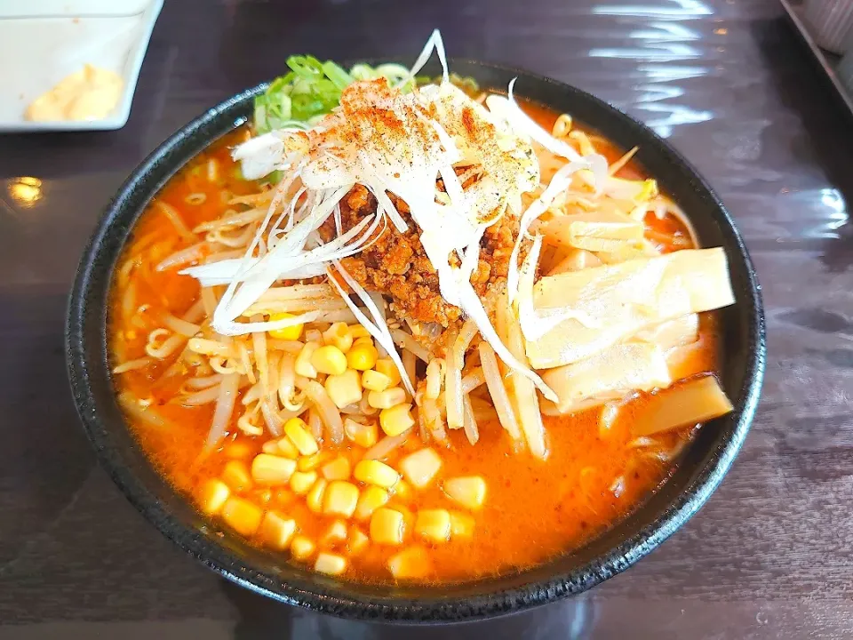 Snapdishの料理写真:吟屋　辛極味噌ラーメン野菜　麺大盛り|ラスカルさん