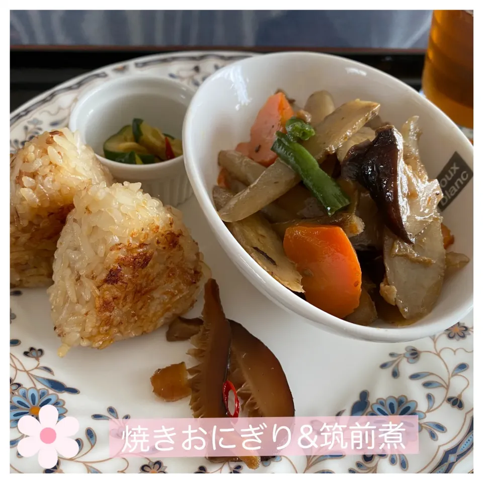 Snapdishの料理写真:ふんわり醤油香る焼きおにぎり❤️|いのっちさん