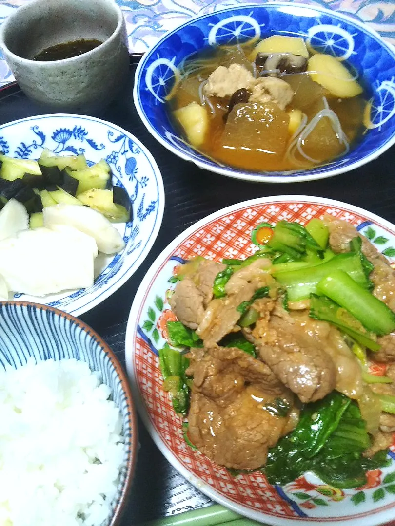 よねばーばの朝ごはん
チンゲン菜入りプルコギ
冬瓜と春雨、じゃが芋、のお汁
大根と茄子の糠漬け
もずく酢
ご飯、|yoneばーばさん