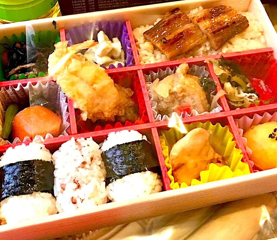 Snapdishの料理写真:夕飯:出先でいただいたお弁当・・・|ばくあんしゃさん