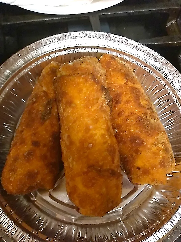 zesty cheese steak egg rolls|Zah100さん