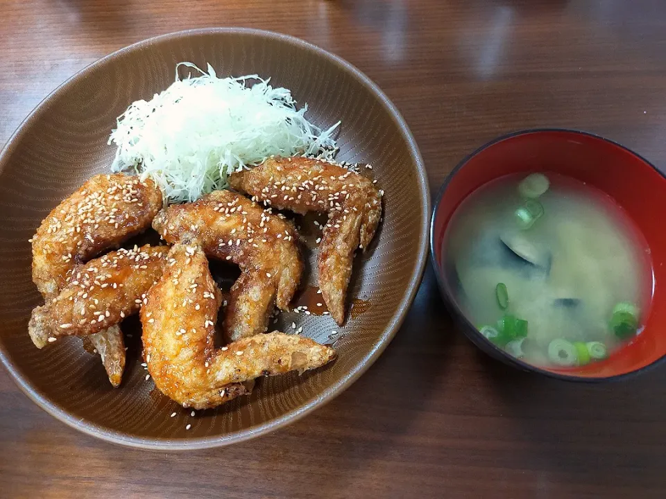 手羽先唐揚げ甘辛だれ
しじみの味噌汁|まはろさん