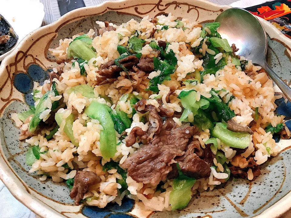 Snapdishの料理写真:野菜を食べようシリーズ🥬レタス炒飯😋|アライさんさん