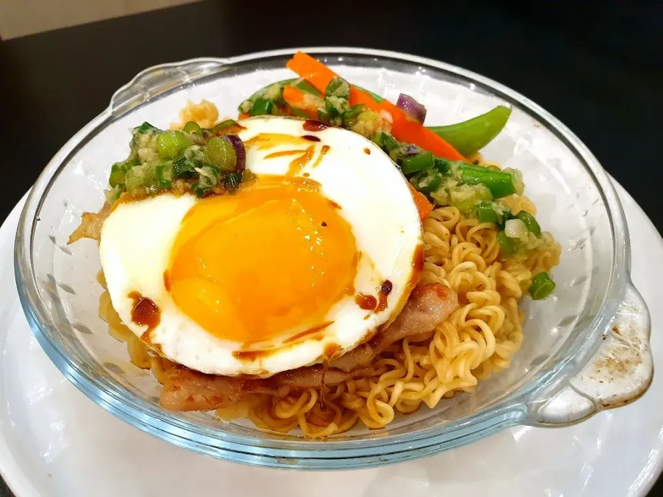 Maggi w/ Chicken Fillet + Egg|envymaqueenさん