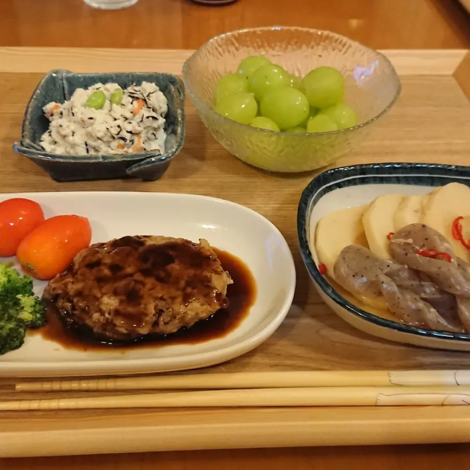 ☆ハンバーグ
☆タケノコ コンニャク 鶏肉のピリ辛煮
☆白和え
☆シャインマスカット|chikakoさん