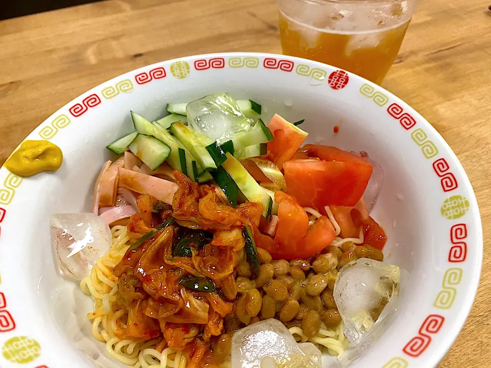 お酢たっぷりの、キムチ納豆冷麺🍜|かおちゃんさん