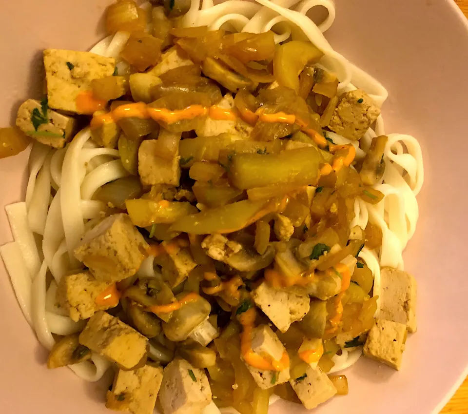 Noodles with veggies and tofu|MissYumYumさん