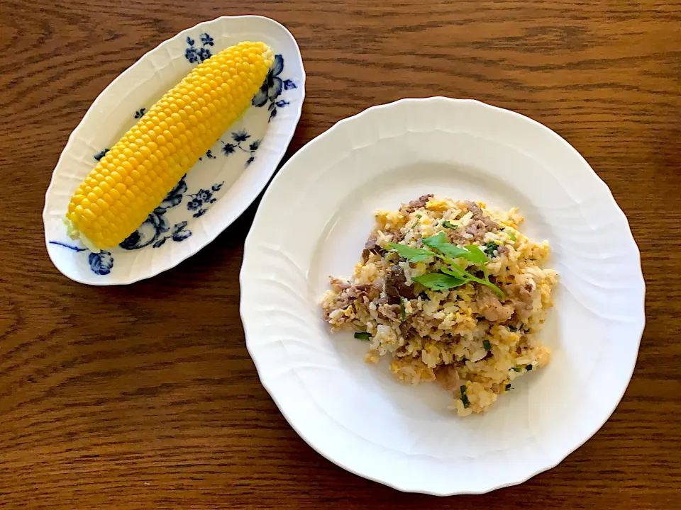 八ヶ岳の生とうもろこし🌽松阪牛と芹の炒飯🍋今日の昼食20200905|rococoさん