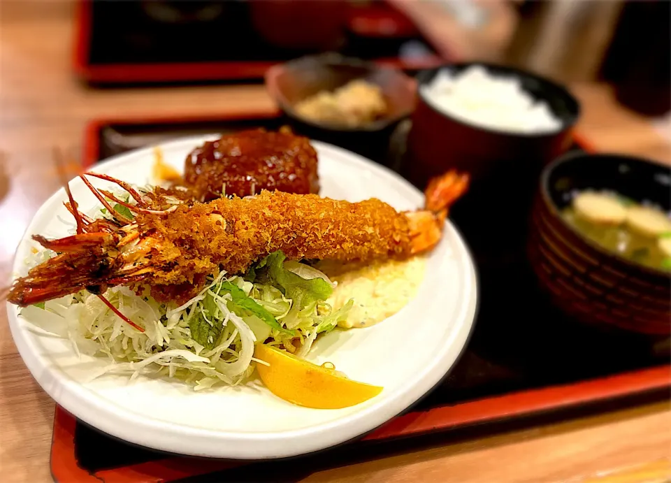 大えびフライとコロッケ定食|ナナさん