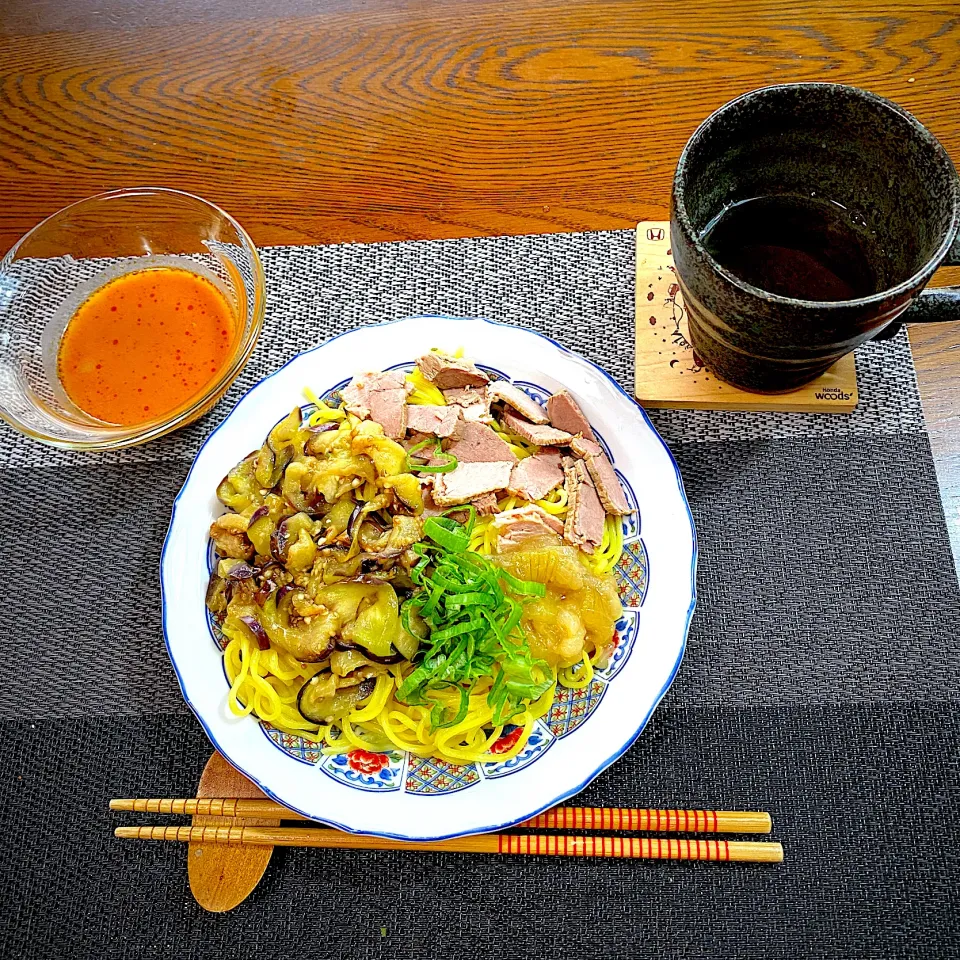 つけ麺坦々麺、茄子炒めと、肉のスープ煮玉ねぎスープにものせて、|yakinasuさん