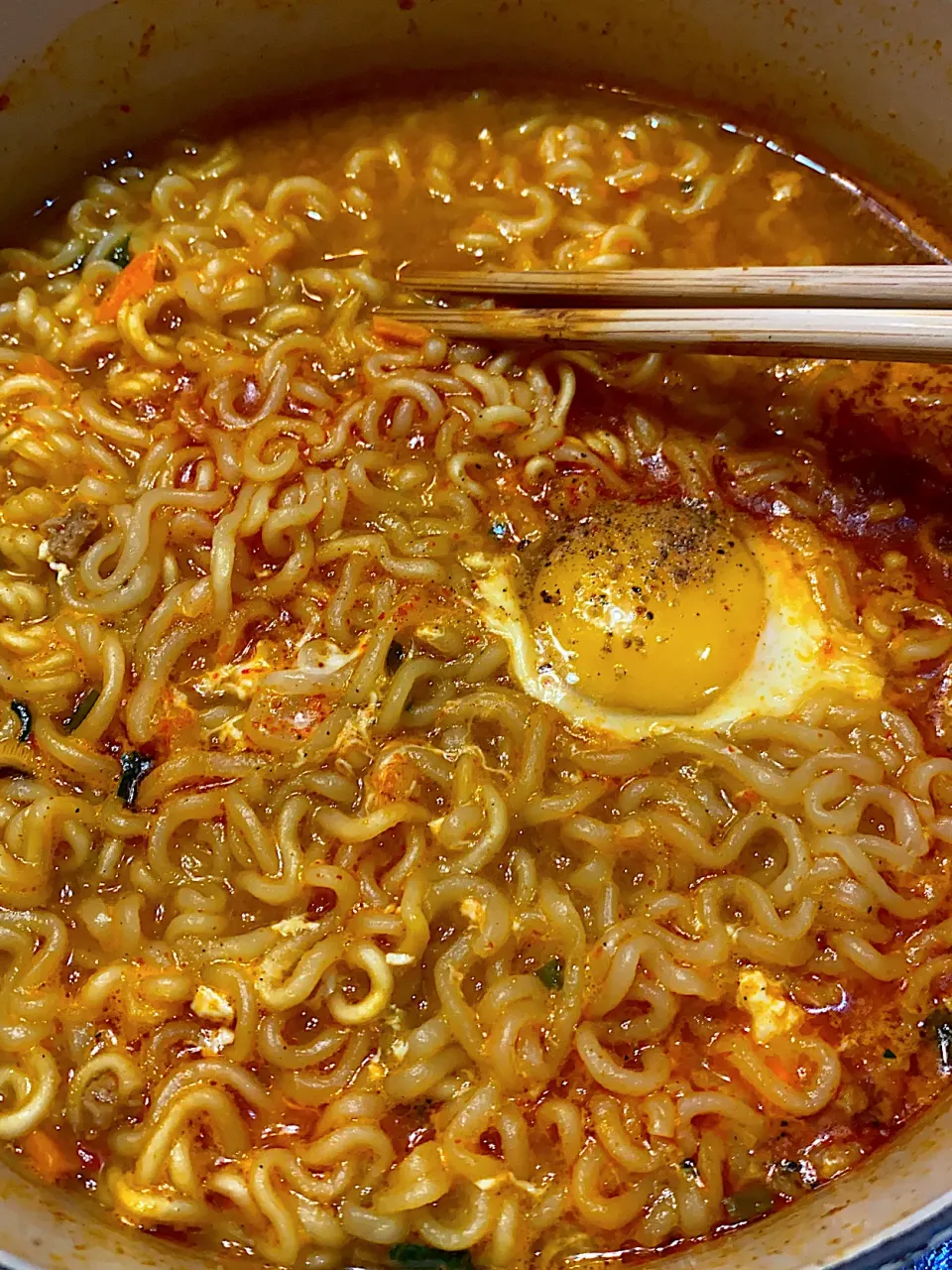 Snapdishの料理写真:いつかの辛ラーメン　with たまご🥚|ネオバターロールKOKUTOUさん