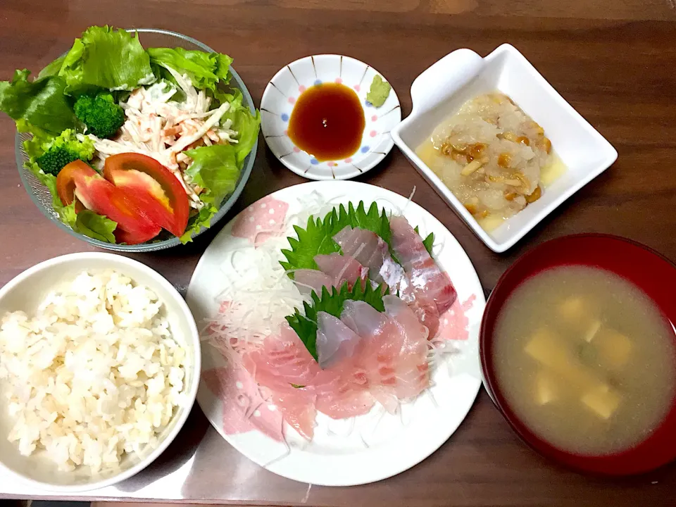 鯛の刺身 なめことオクラ豆腐の味噌汁 おろしなめこ ごぼうサラダ|おさむん17さん