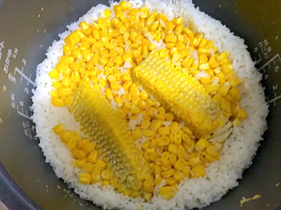 一度やってみたかった😅とうもろこし🌽ご飯✨|もぐぷーさん