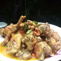 Snapdishの料理写真:ayam goreng golden salted egg seasoning|niky amiraさん