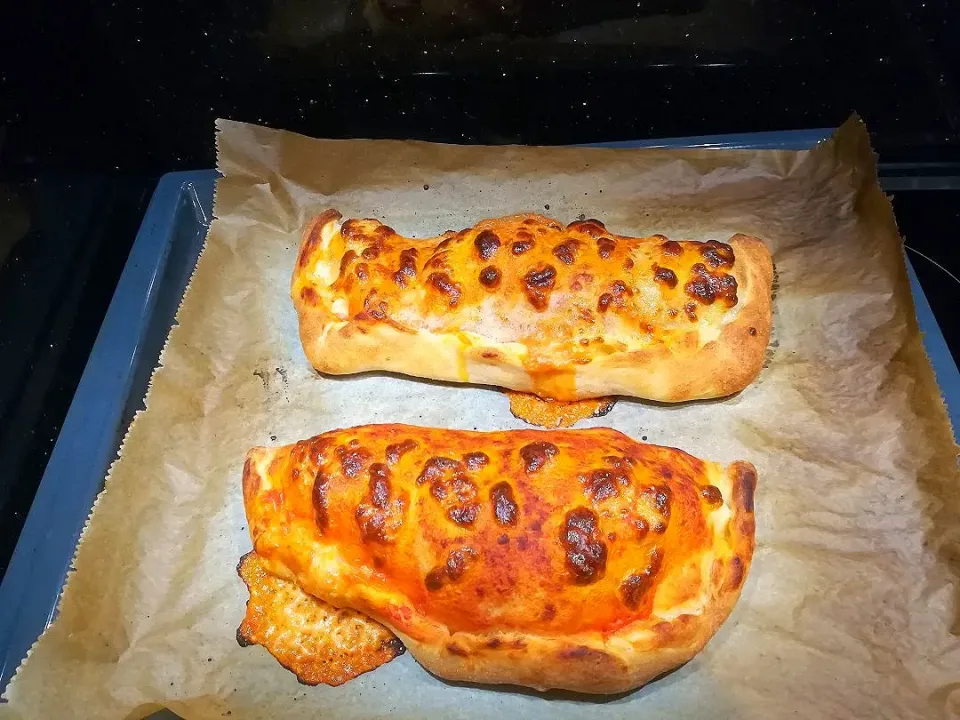 Calzone pomodoro e mozzarella|Iettaさん