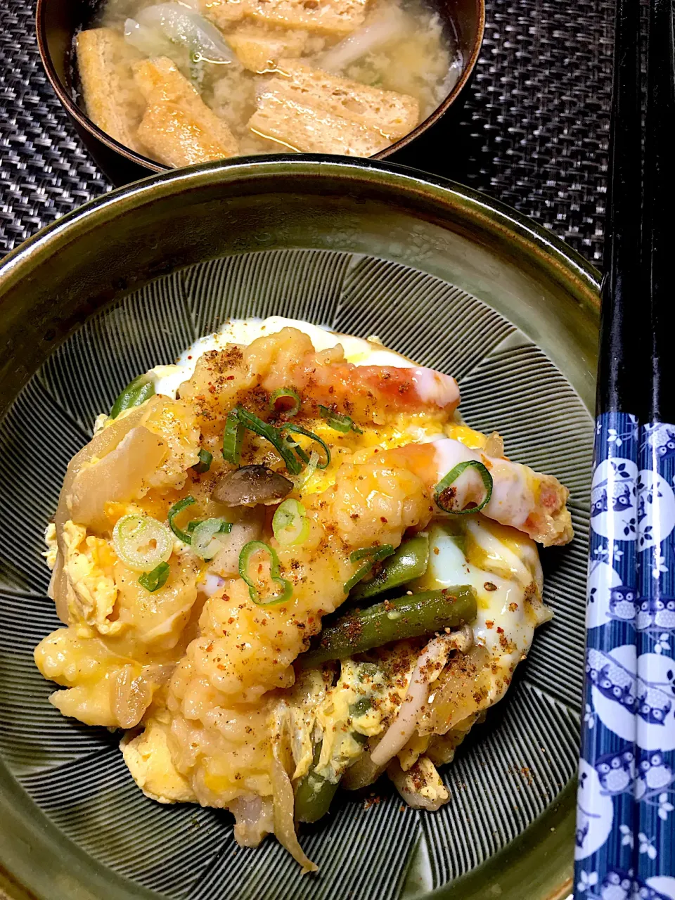 Snapdishの料理写真:海老天とじ丼|すくらんぶるえっぐさん